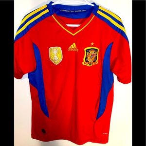 Youth Small Adidas Spain 2010 World Cup Soccer Jersey & FIFAs’ Champions Badge.